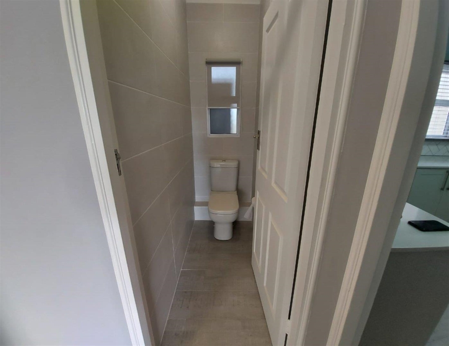 To Let 2 Bedroom Property for Rent in Claremont Western Cape
